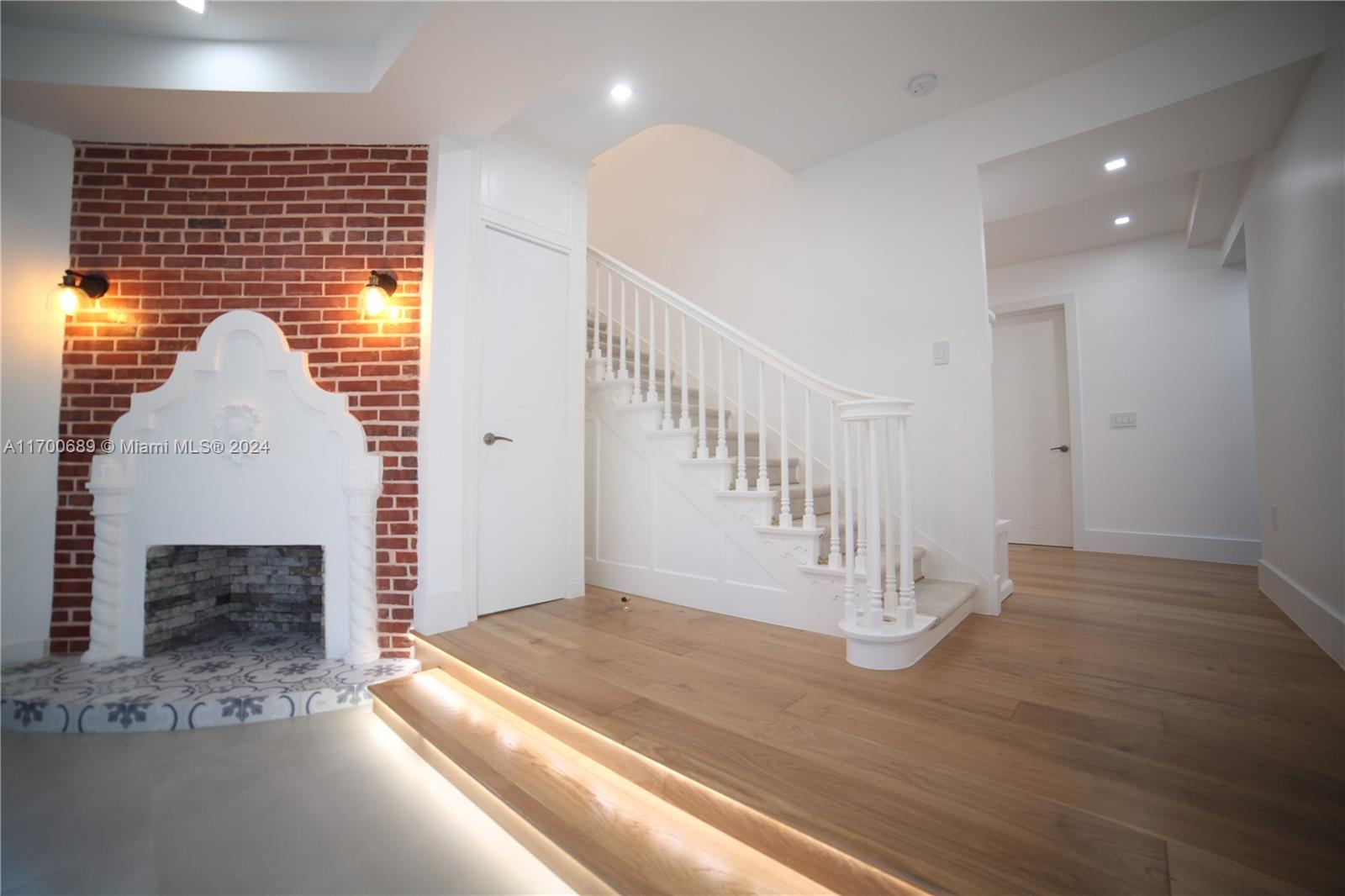 1345 Hollywood Blvd Hollywood, FL 33019