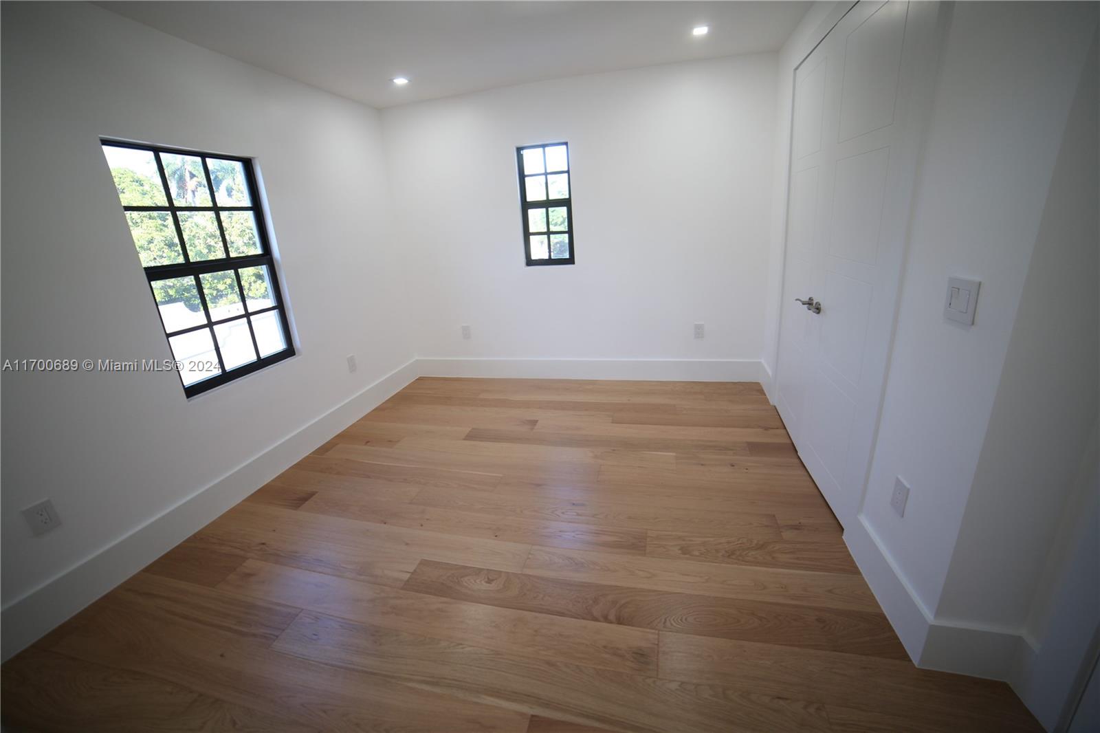 1345 Hollywood Blvd Hollywood, FL 33019