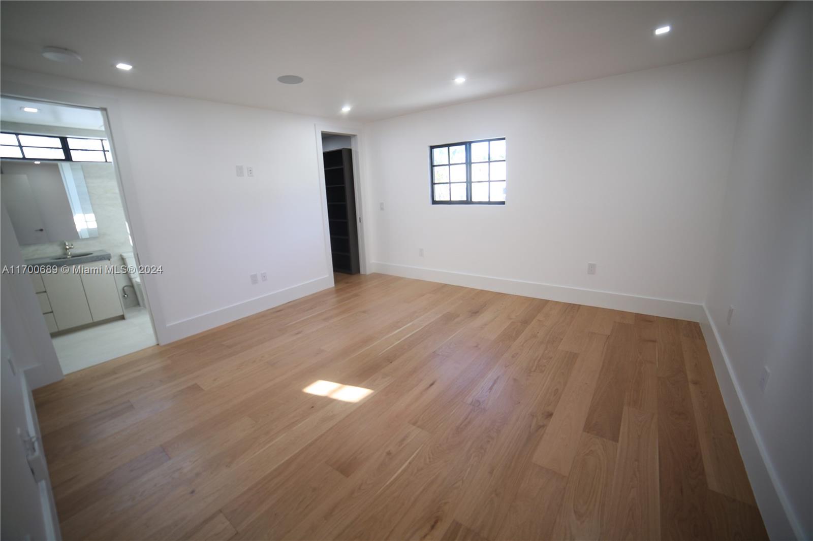 1345 Hollywood Blvd Hollywood, FL 33019