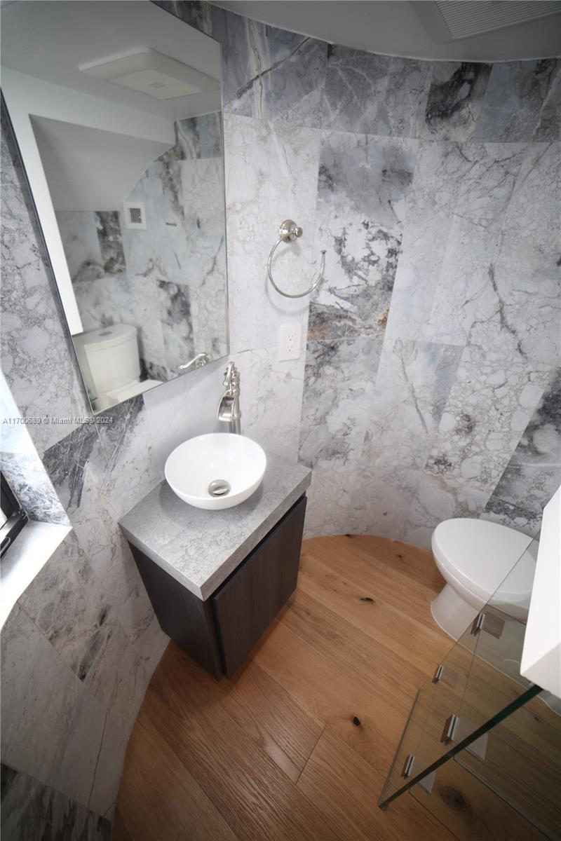 1345 Hollywood Blvd Hollywood, FL 33019