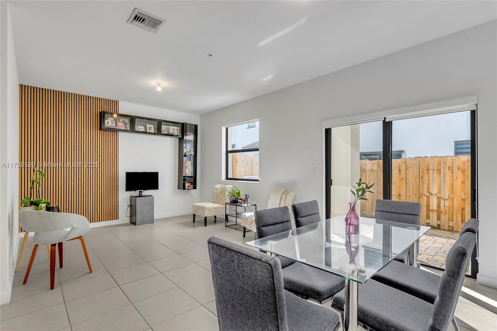 274 SW 159th Pl Pembroke Pines, FL 33027