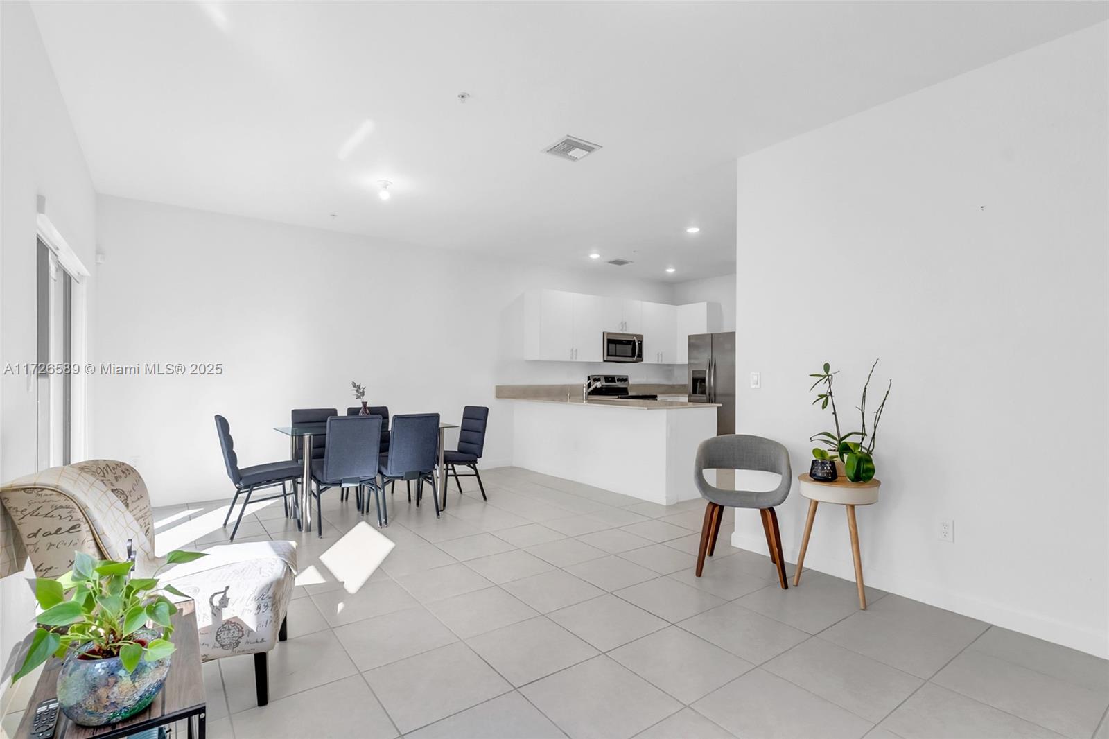 274 SW 159th Pl Pembroke Pines, FL 33027