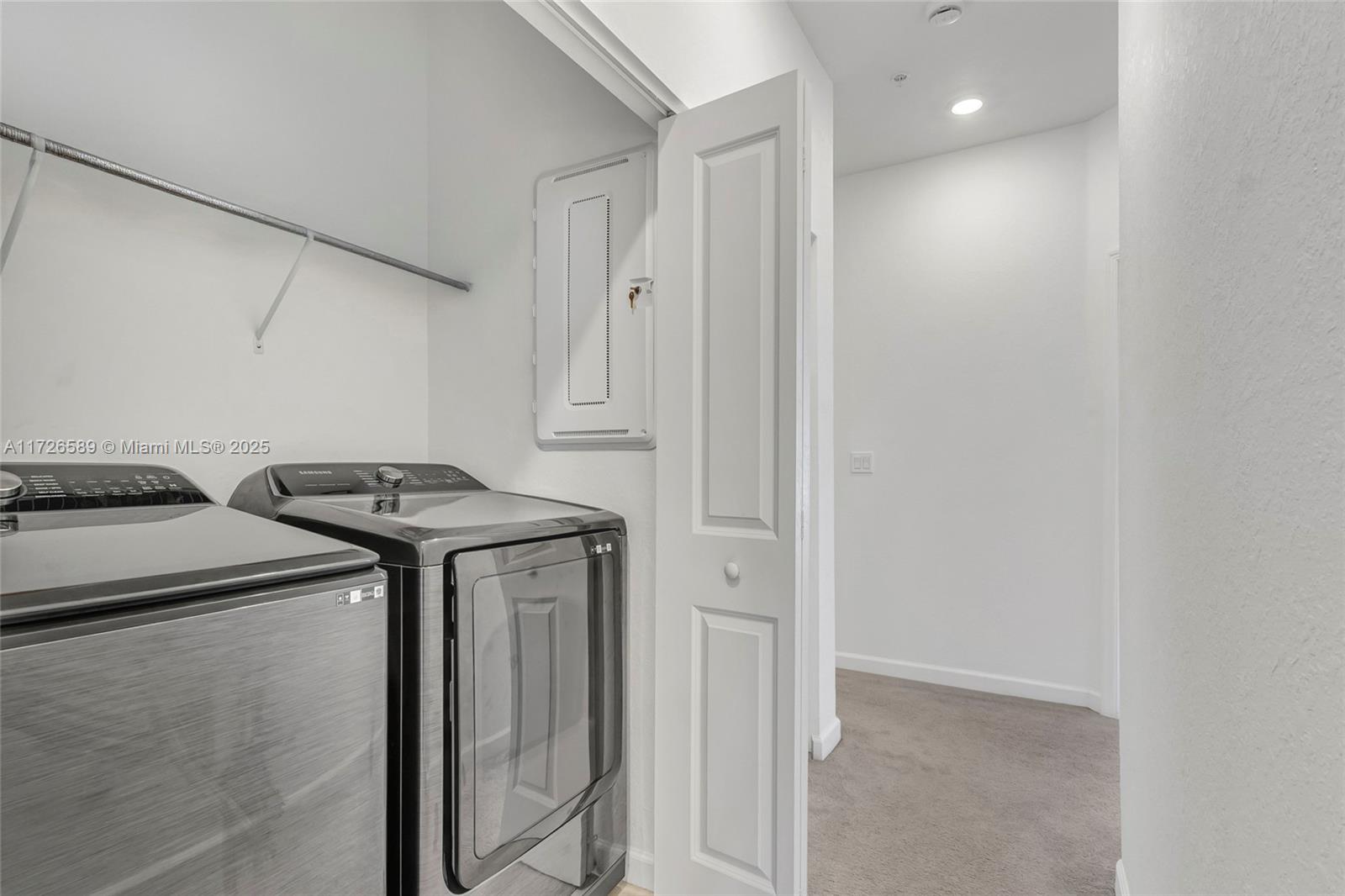 274 SW 159th Pl Pembroke Pines, FL 33027