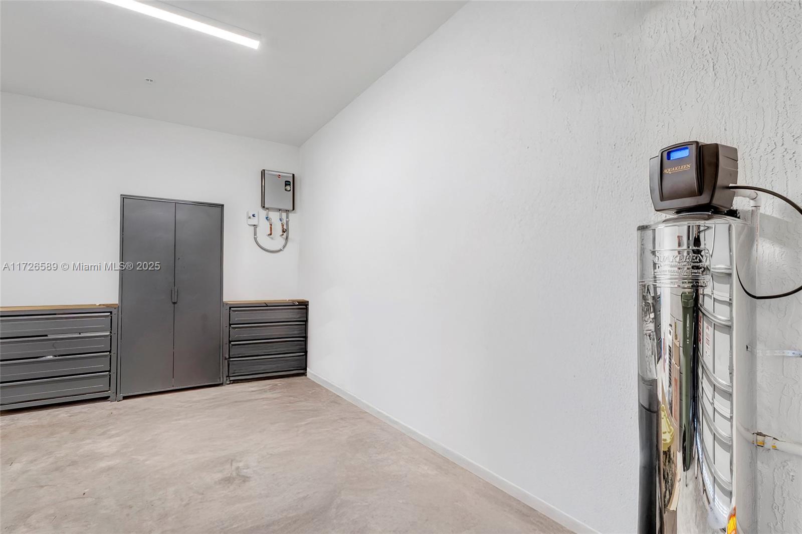 274 SW 159th Pl Pembroke Pines, FL 33027