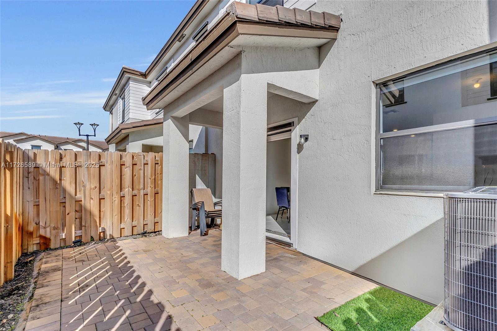 274 SW 159th Pl Pembroke Pines, FL 33027