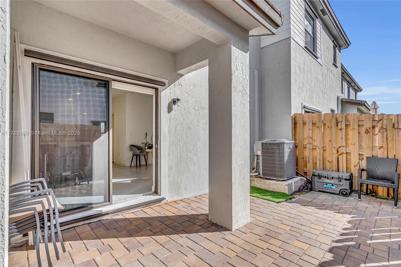 274 SW 159th Pl Pembroke Pines, FL 33027