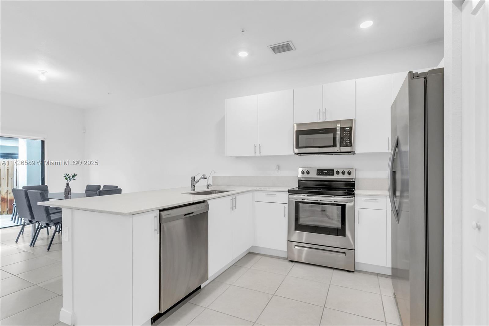 274 SW 159th Pl Pembroke Pines, FL 33027