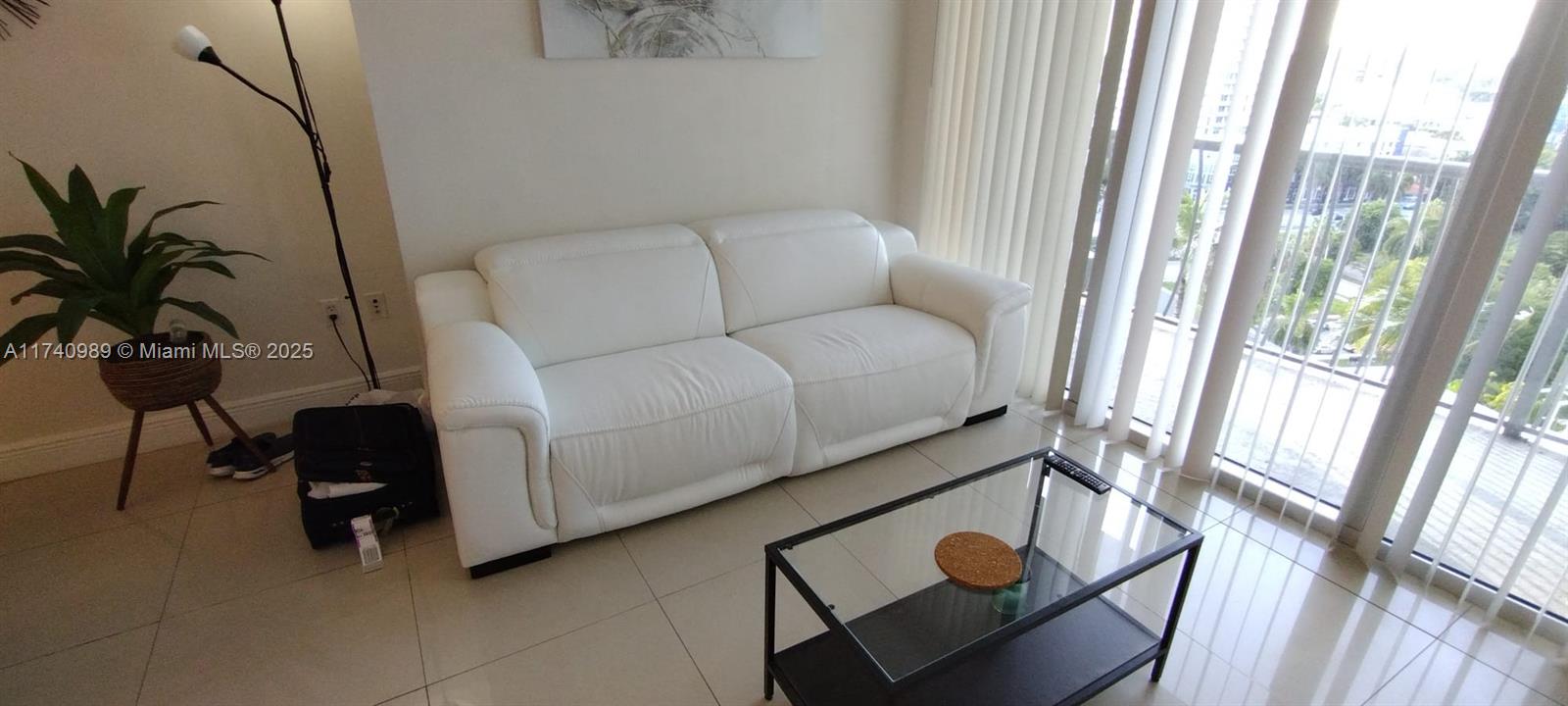 image Opera Tower Condo1