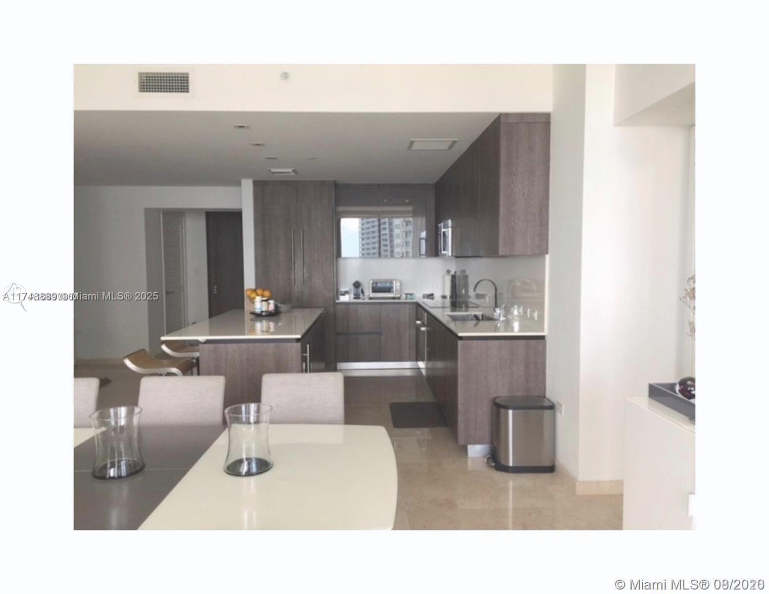 68 SE 6th St #2007
