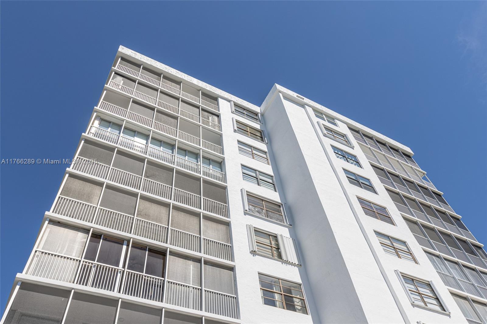 image Island Breakers Condo22