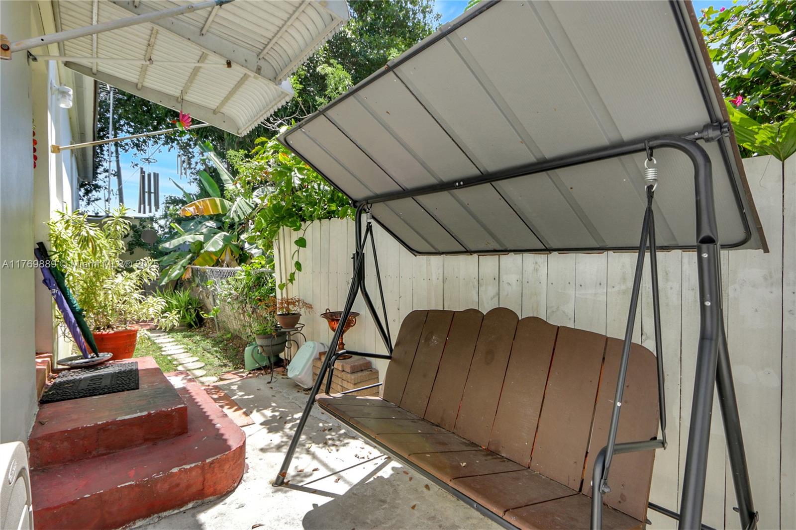 2725 SW 82nd Ave Miami, FL 33155