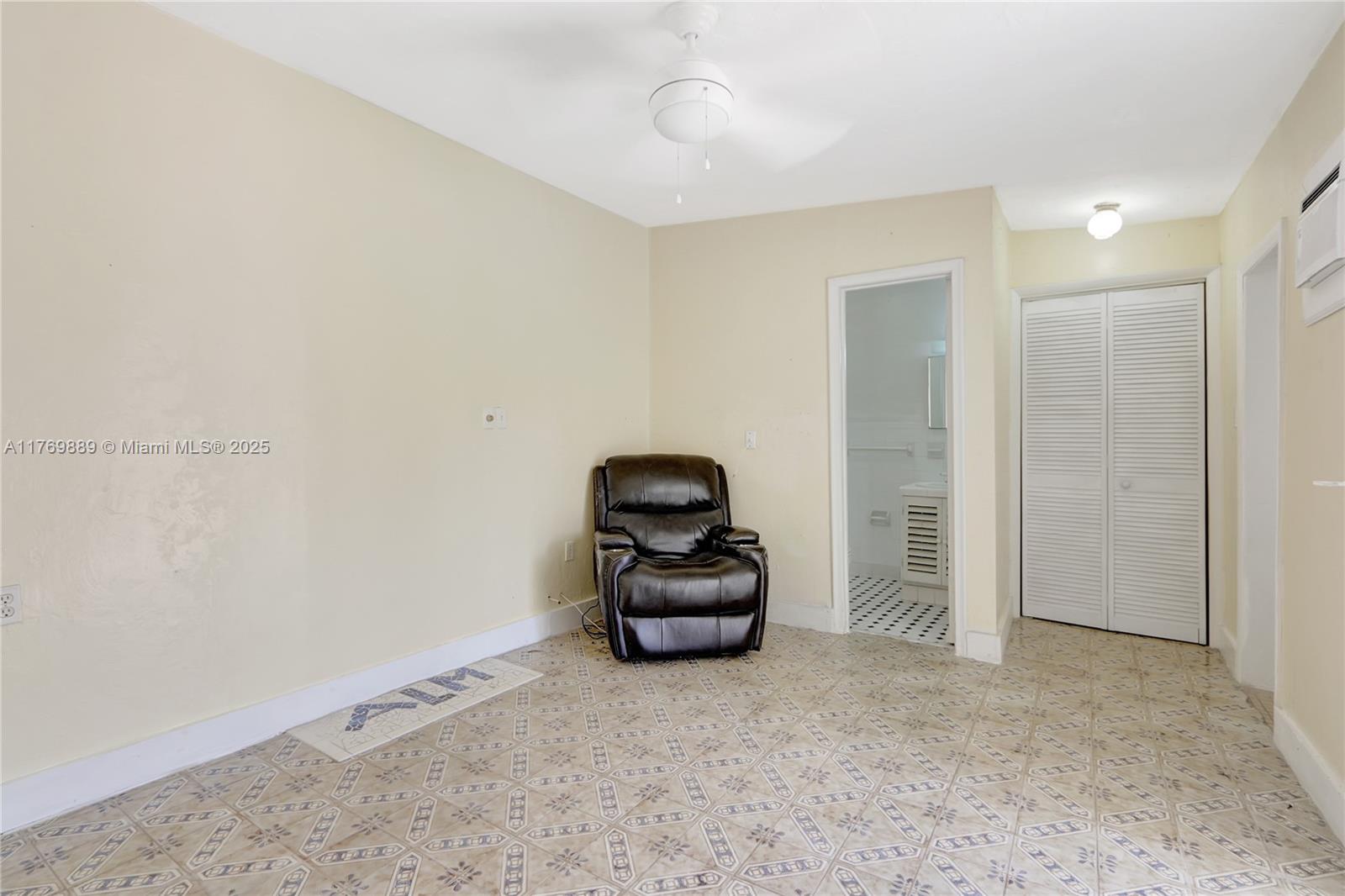 2725 SW 82nd Ave Miami, FL 33155