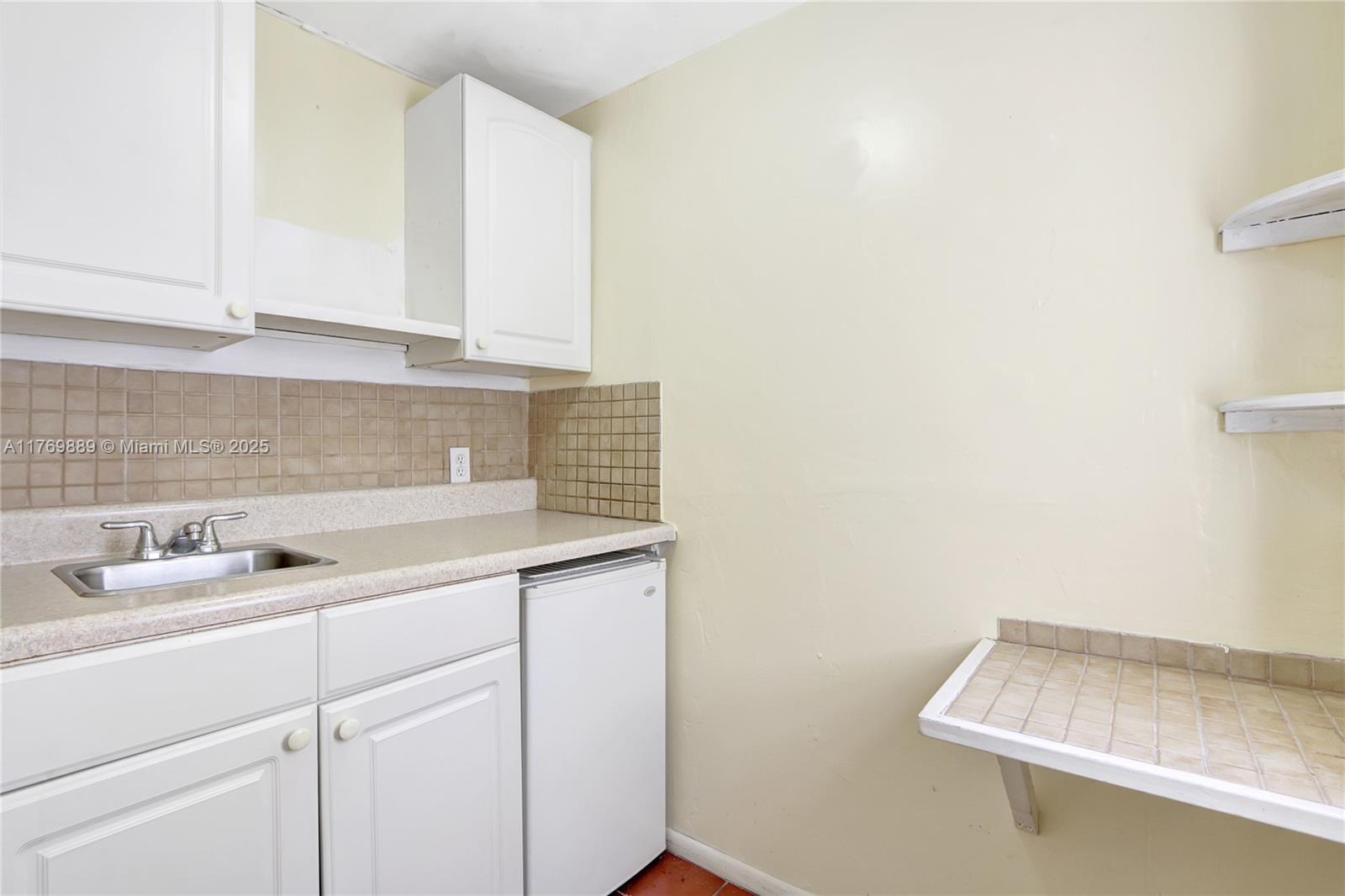 2725 SW 82nd Ave Miami, FL 33155