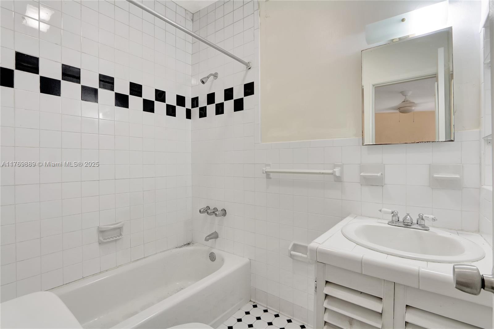 2725 SW 82nd Ave Miami, FL 33155