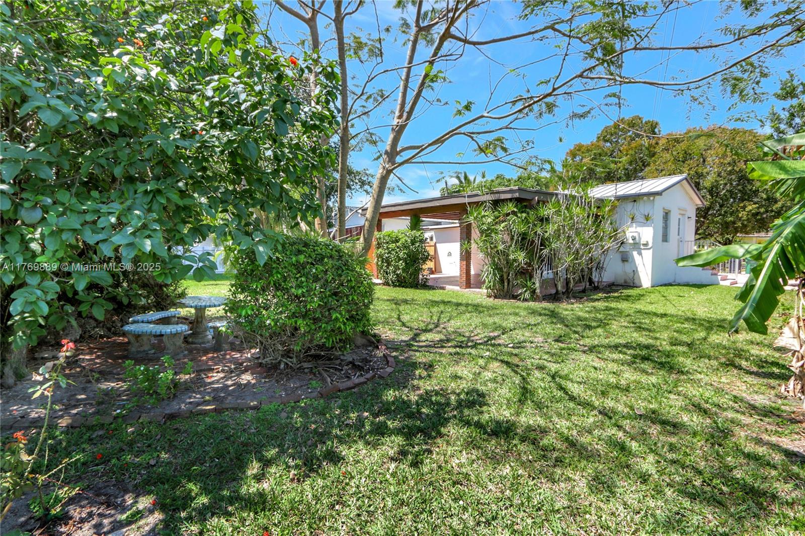 2725 SW 82nd Ave Miami, FL 33155