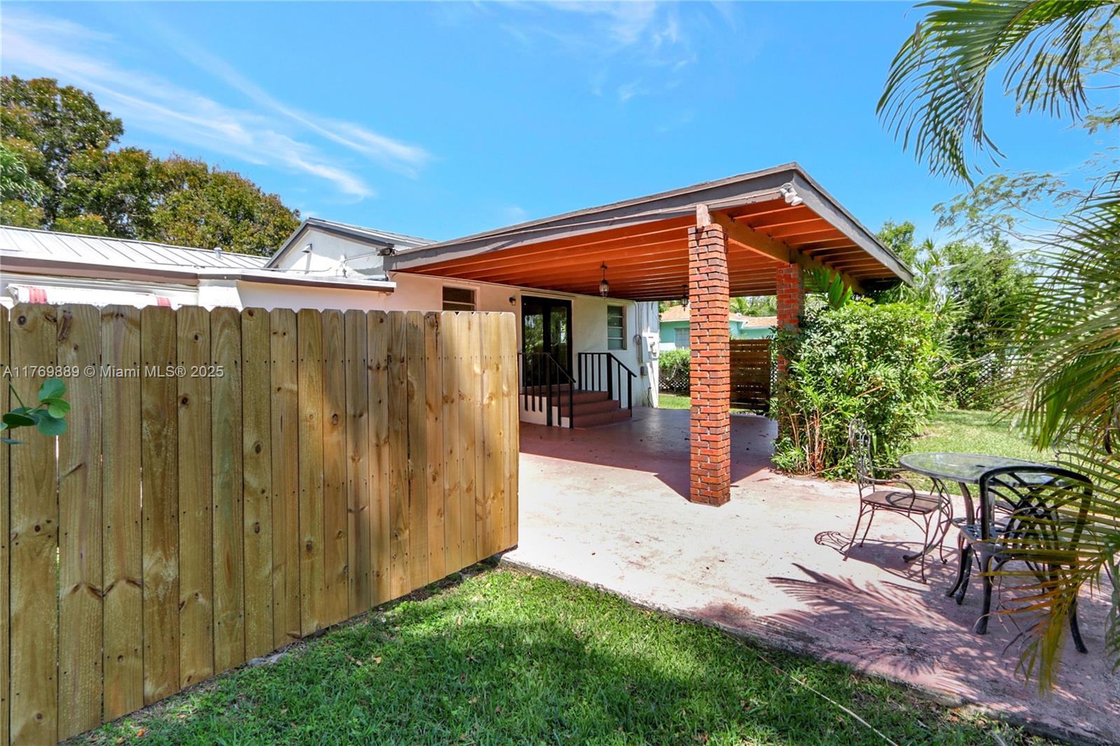 2725 SW 82nd Ave Miami, FL 33155