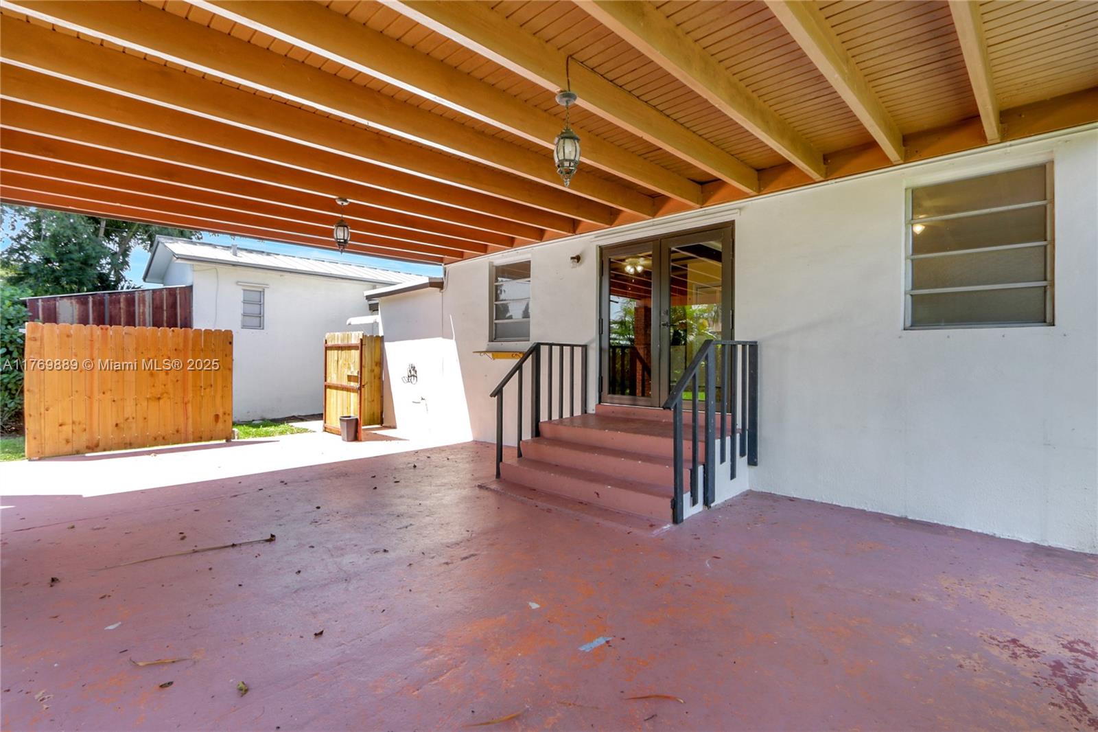 2725 SW 82nd Ave Miami, FL 33155