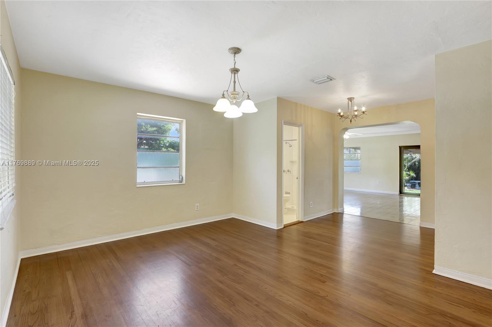 2725 SW 82nd Ave Miami, FL 33155