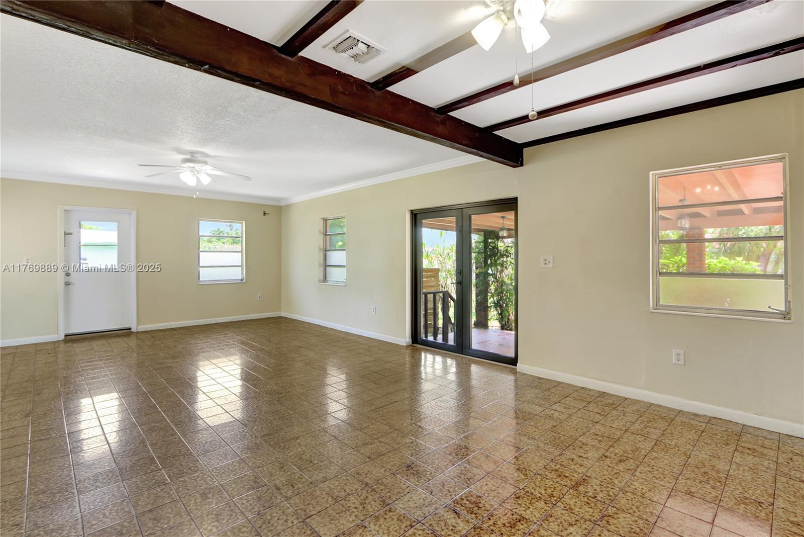 2725 SW 82nd Ave Miami, FL 33155