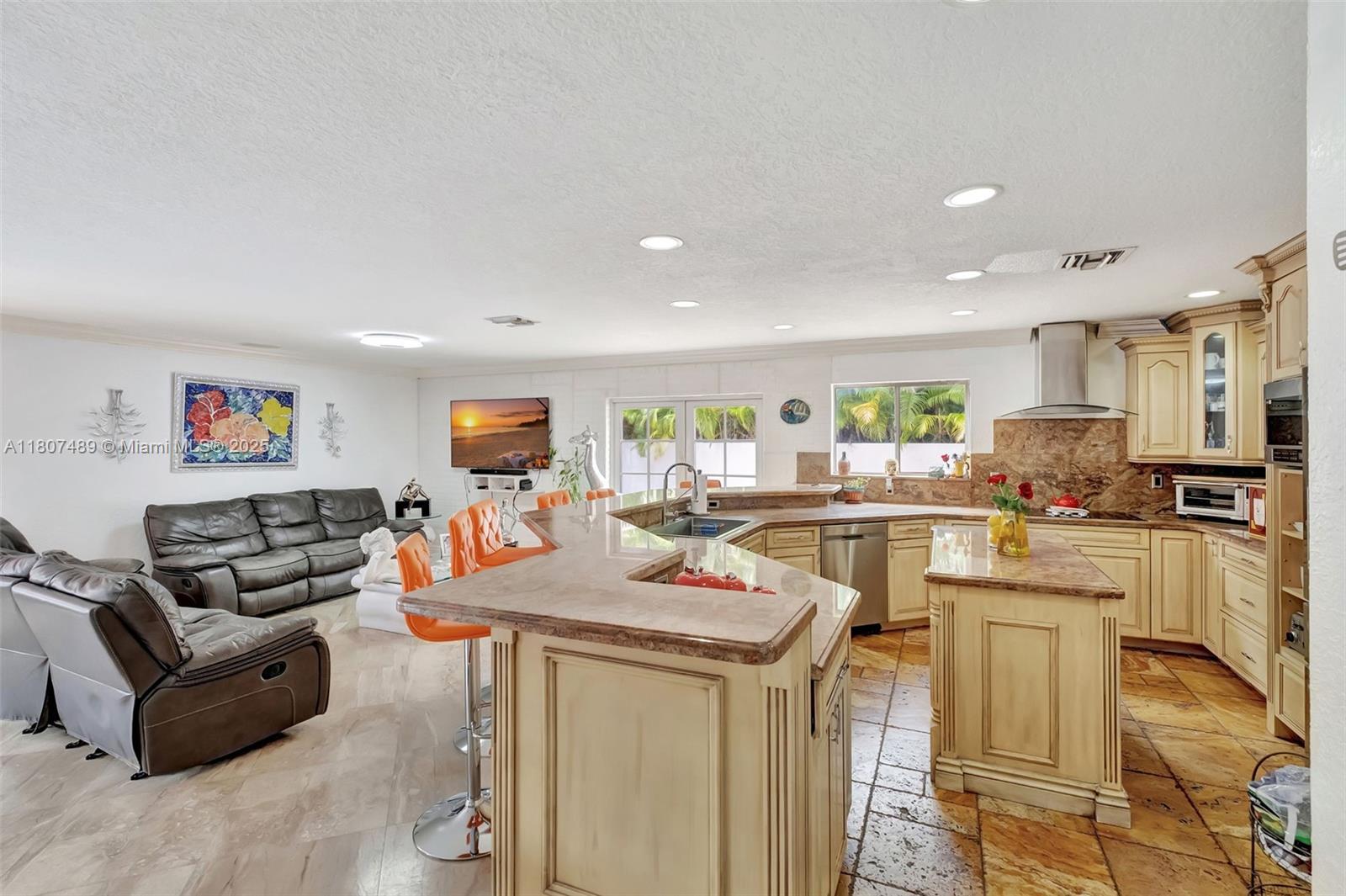 8360 NW 159th Ter Miami Lakes, FL 33016