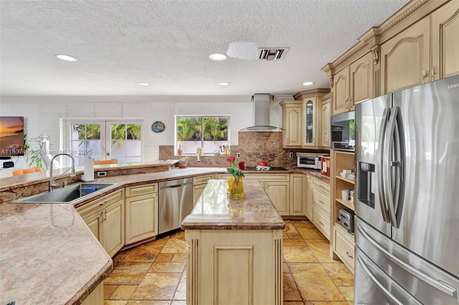 8360 NW 159th Ter Miami Lakes, FL 33016