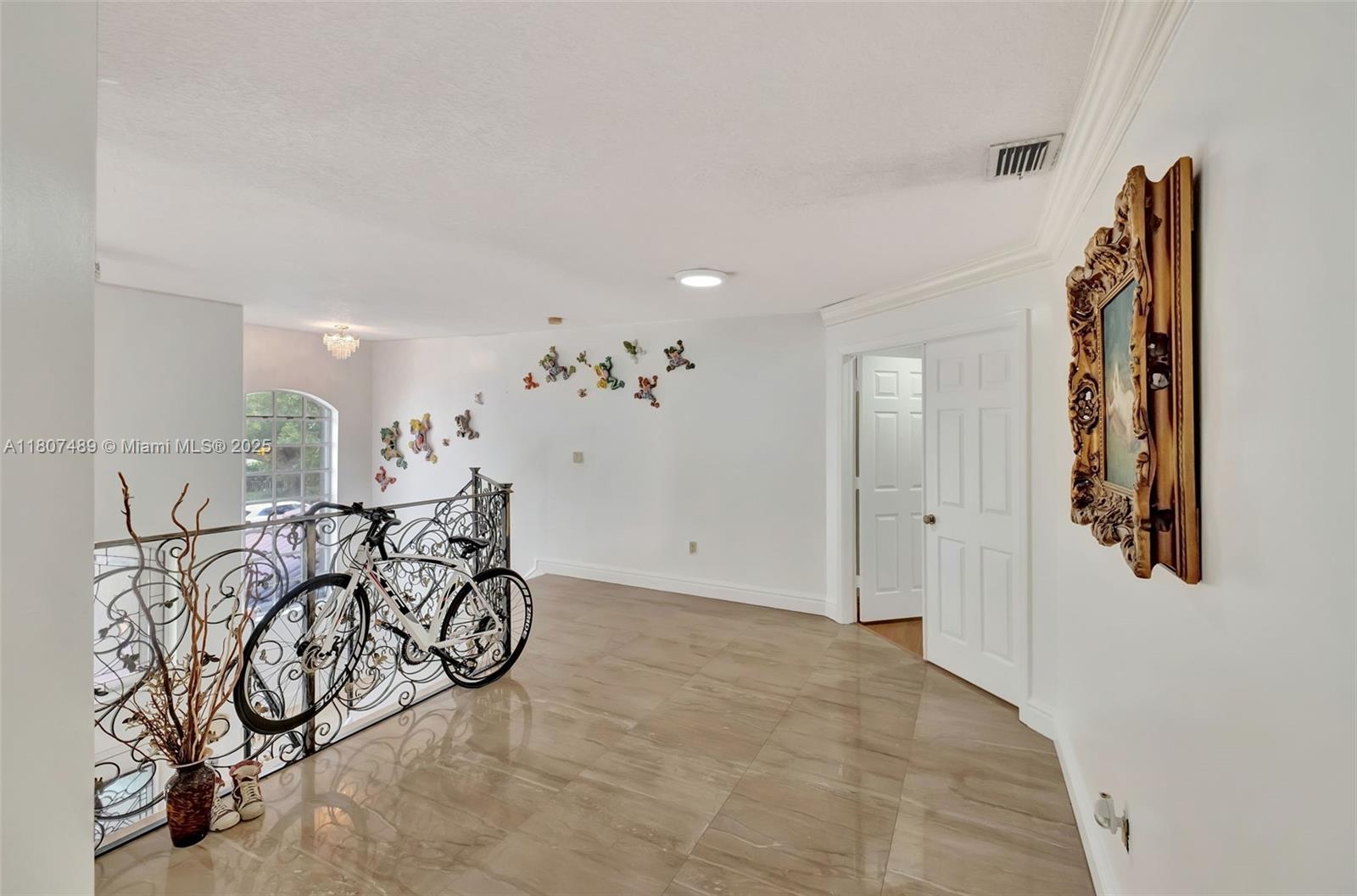 8360 NW 159th Ter Miami Lakes, FL 33016