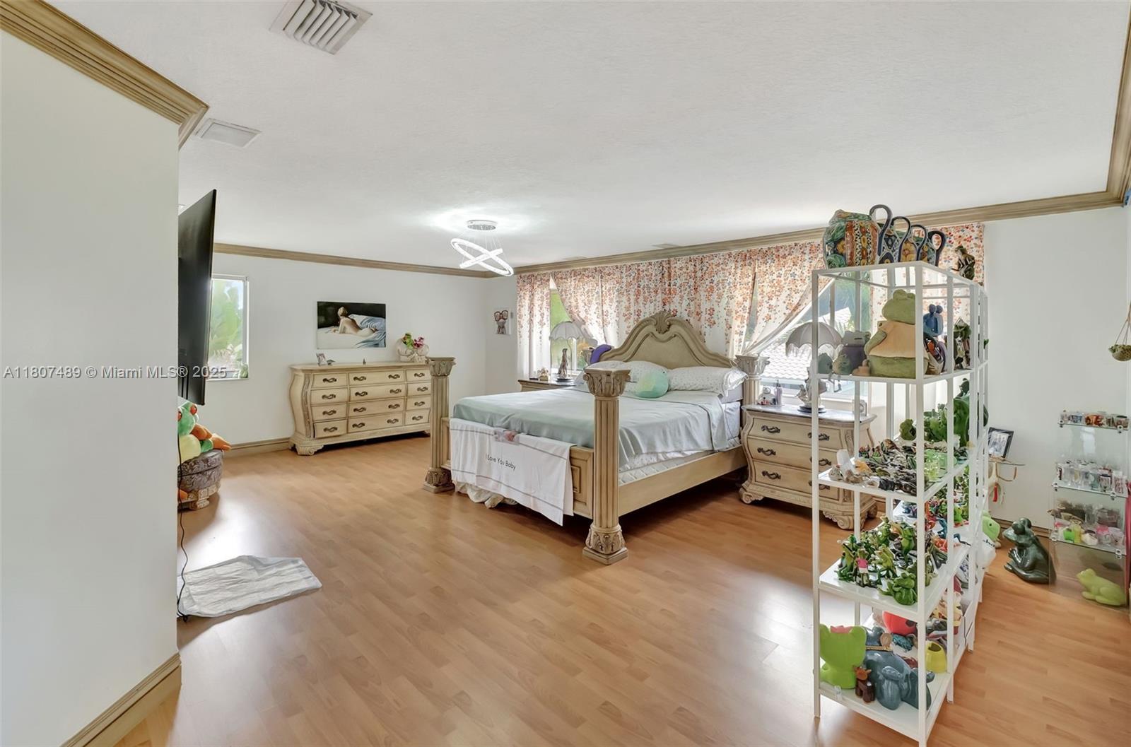 8360 NW 159th Ter Miami Lakes, FL 33016