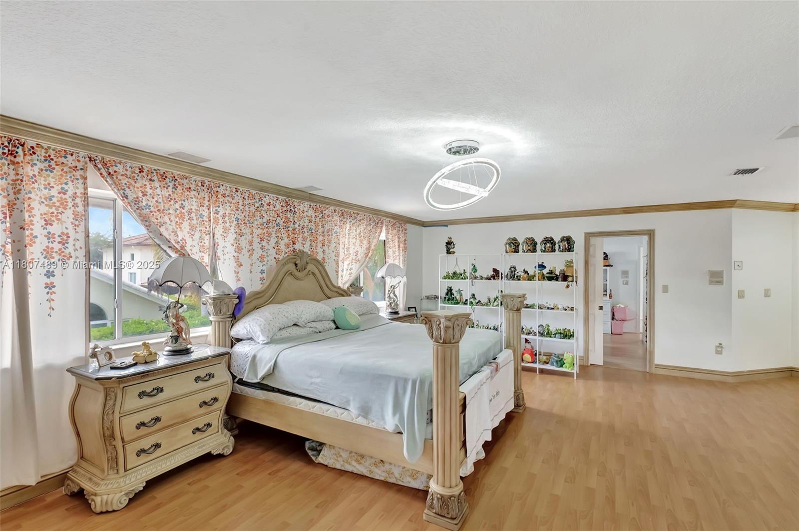 8360 NW 159th Ter Miami Lakes, FL 33016