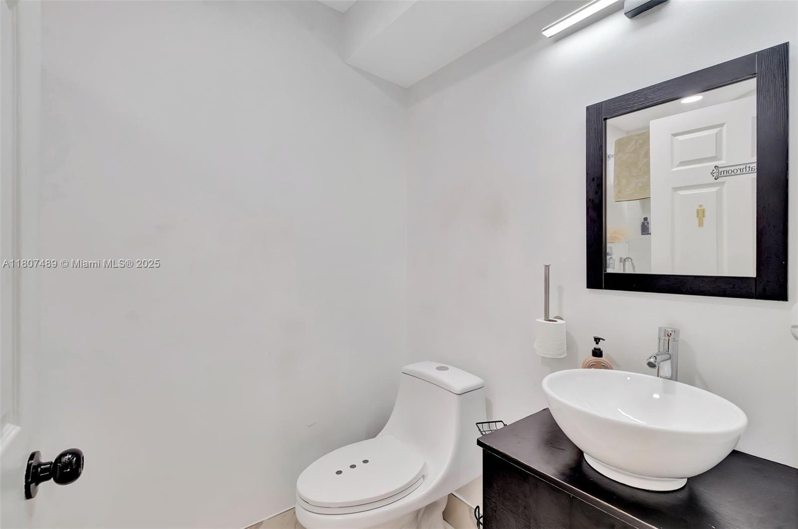 8360 NW 159th Ter Miami Lakes, FL 33016