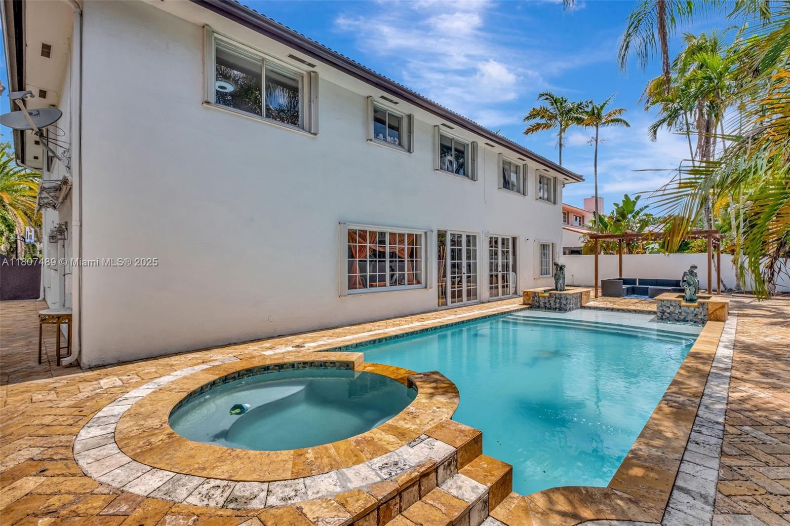 8360 NW 159th Ter Miami Lakes, FL 33016