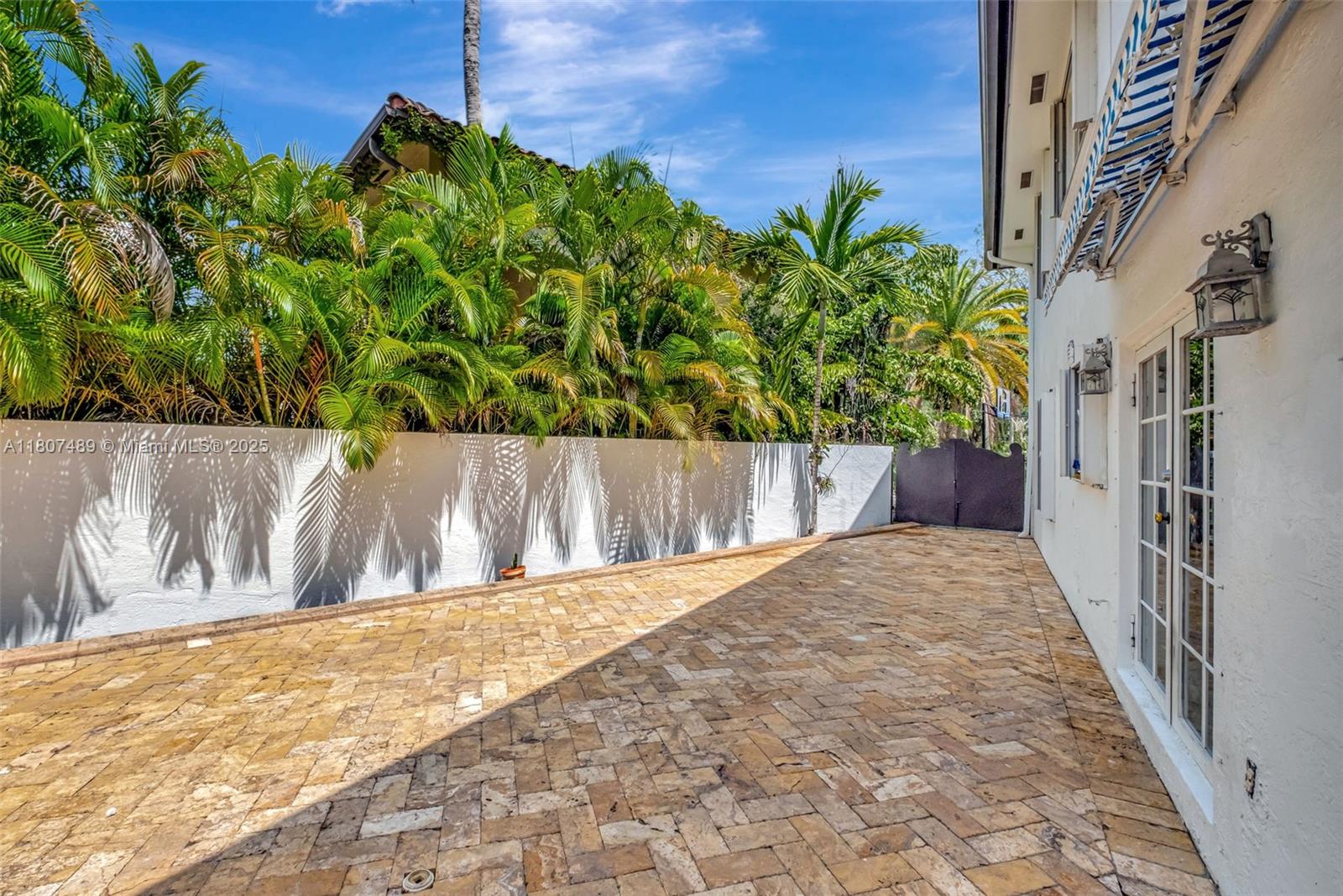 8360 NW 159th Ter Miami Lakes, FL 33016