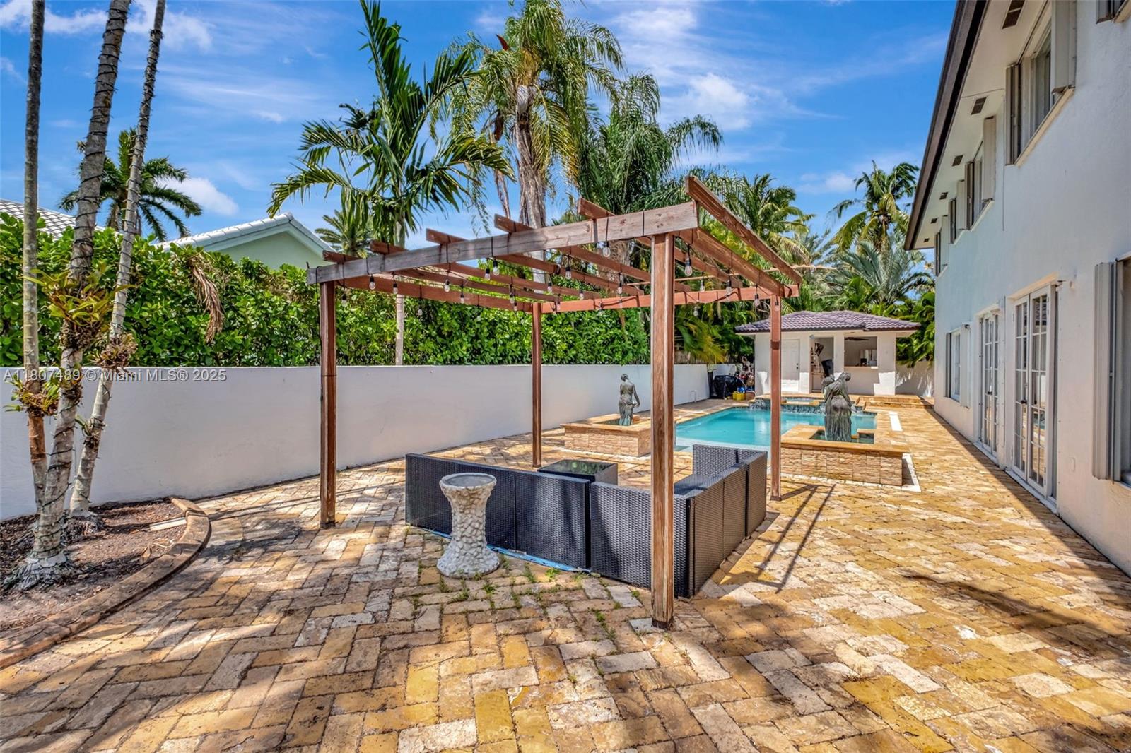 8360 NW 159th Ter Miami Lakes, FL 33016