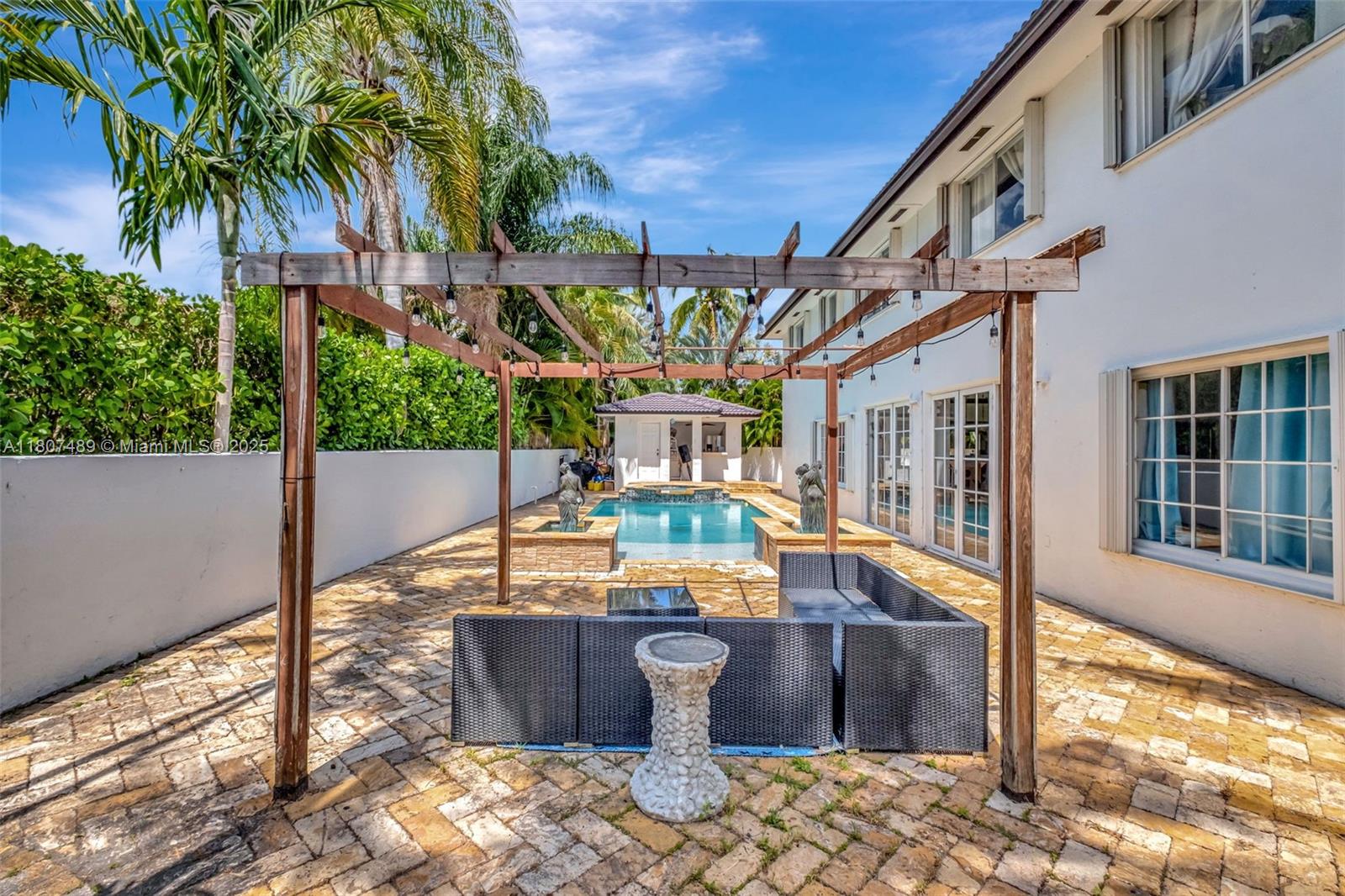 8360 NW 159th Ter Miami Lakes, FL 33016