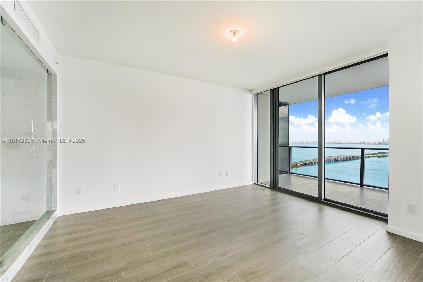 image One Paraiso Condo3