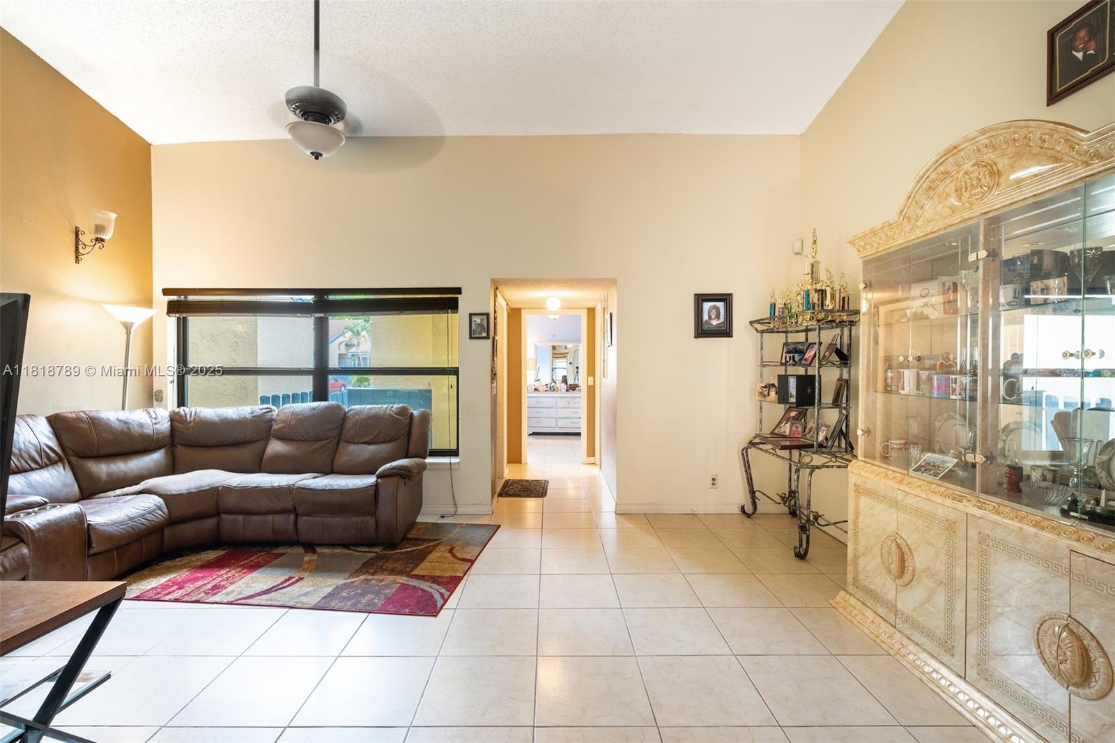 7382 NW 34th St,Lauderhill, FL 33319