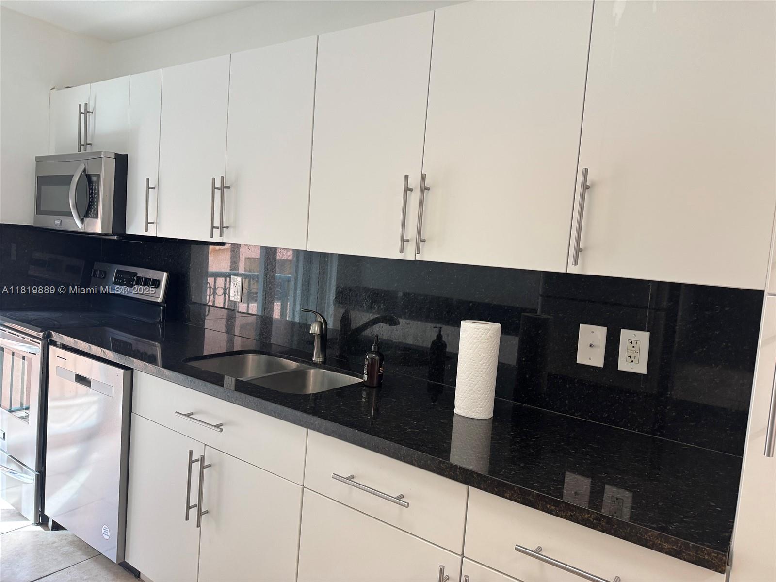 8888 Collins Ave #318,Surfside, FL 33154