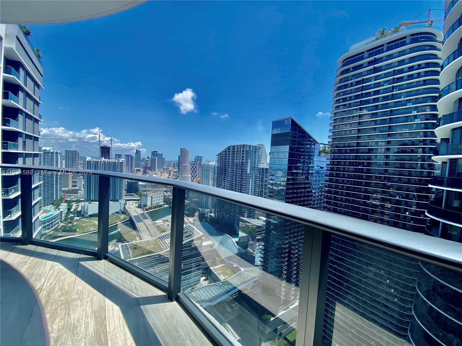 55 SW 9th St #4201,Miami, FL 33130