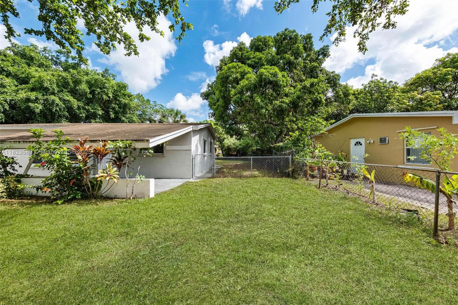 3841 NW 7th Ct,Lauderhill, FL 33311