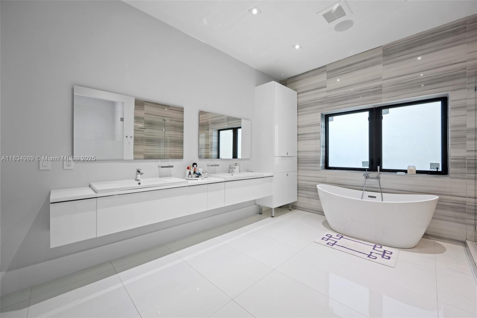 11350 NW 8th St Plantation, FL 33325