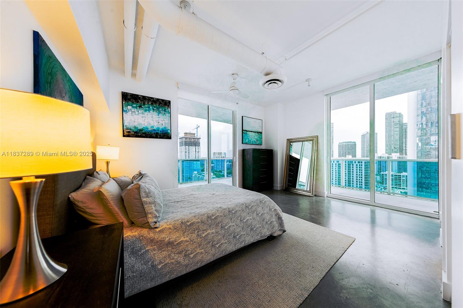 image Star Lofts On The Bay Con10