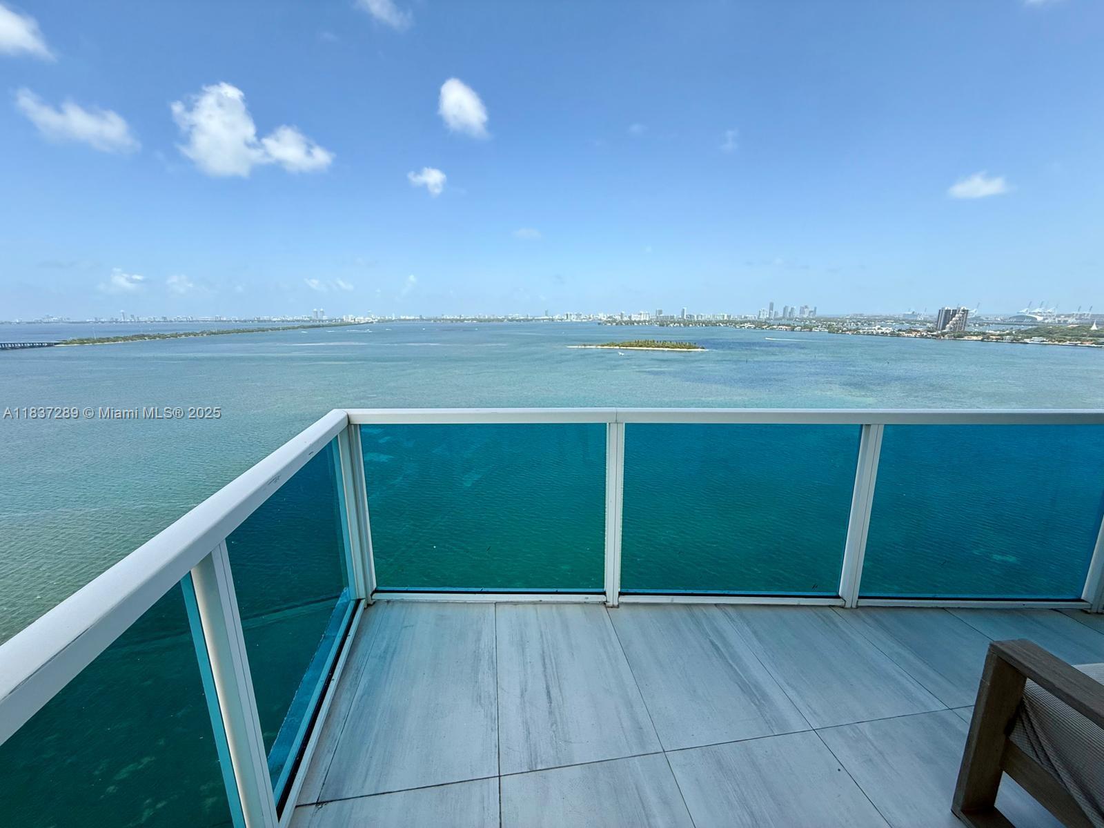 image Star Lofts On The Bay Con15