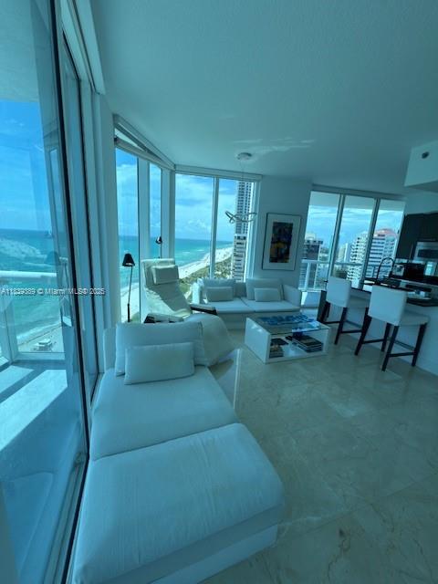 image Bell Aire on the Ocean3