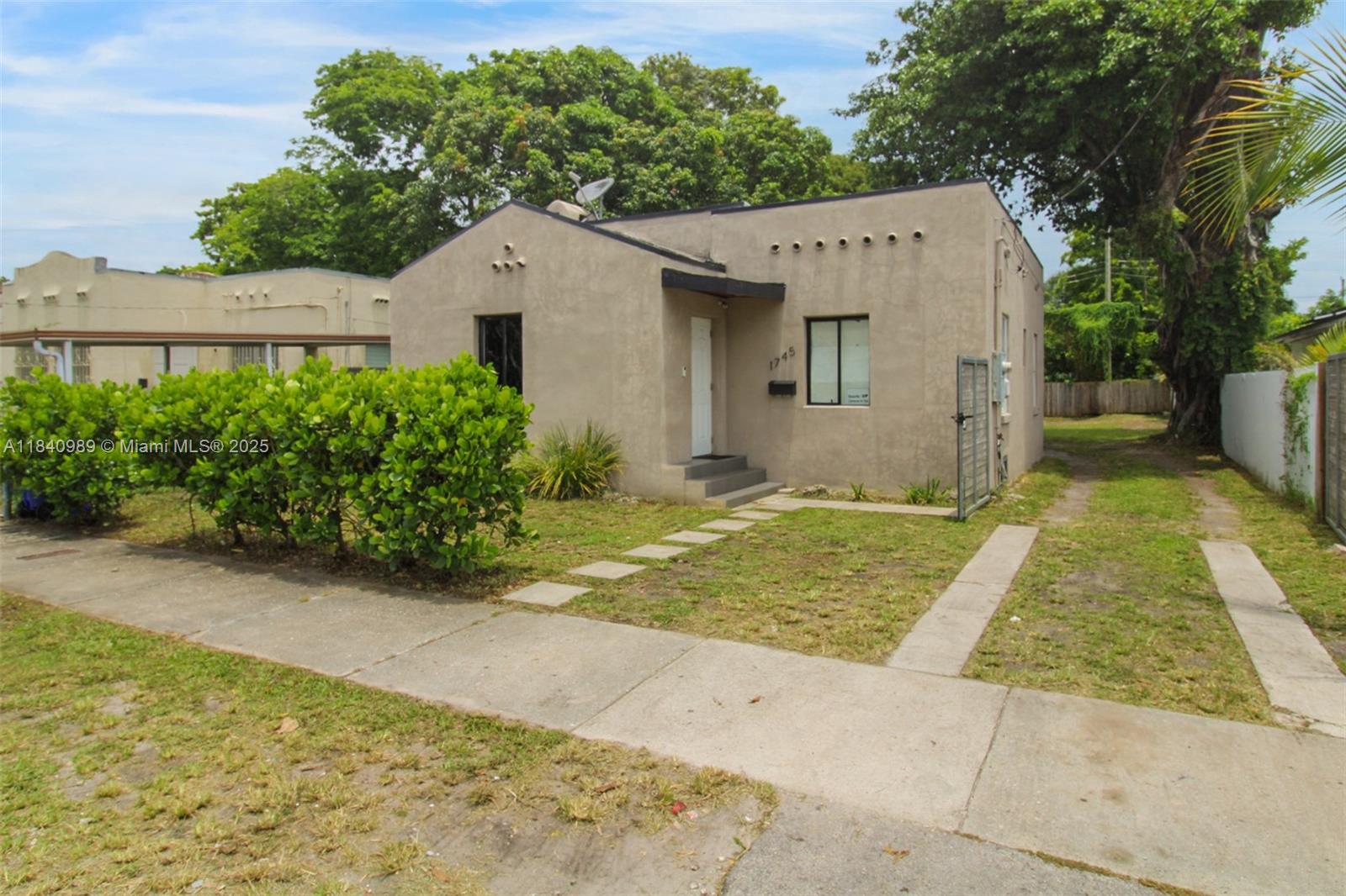1745 NW 49th St