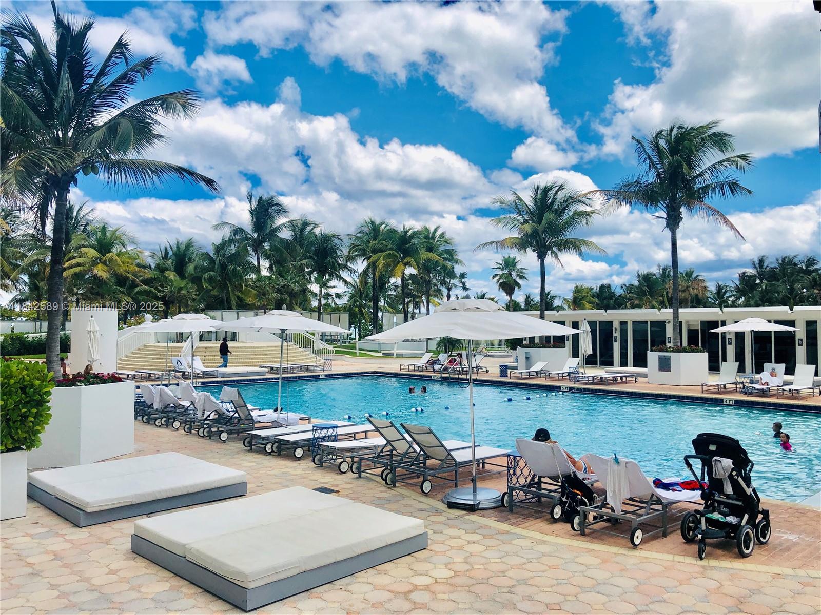 10275 Collins Ave #727