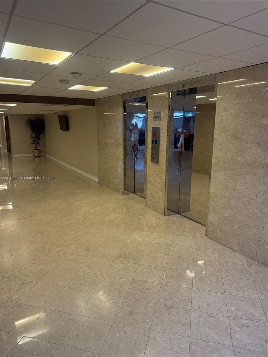 image Winston Towers 4005