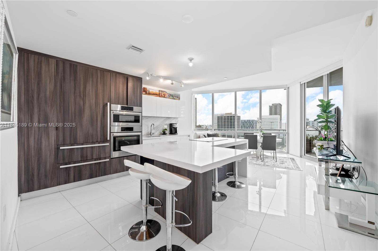 image Paramount Miami1
