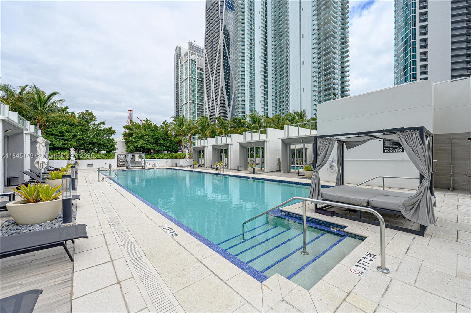 image Paramount Miami32