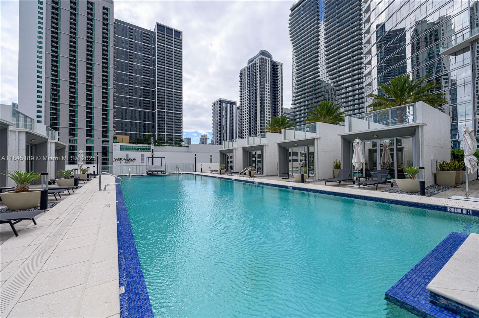 image Paramount Miami33