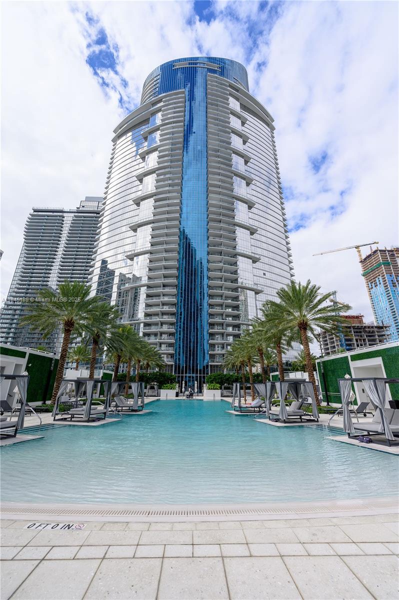 image Paramount Miami37