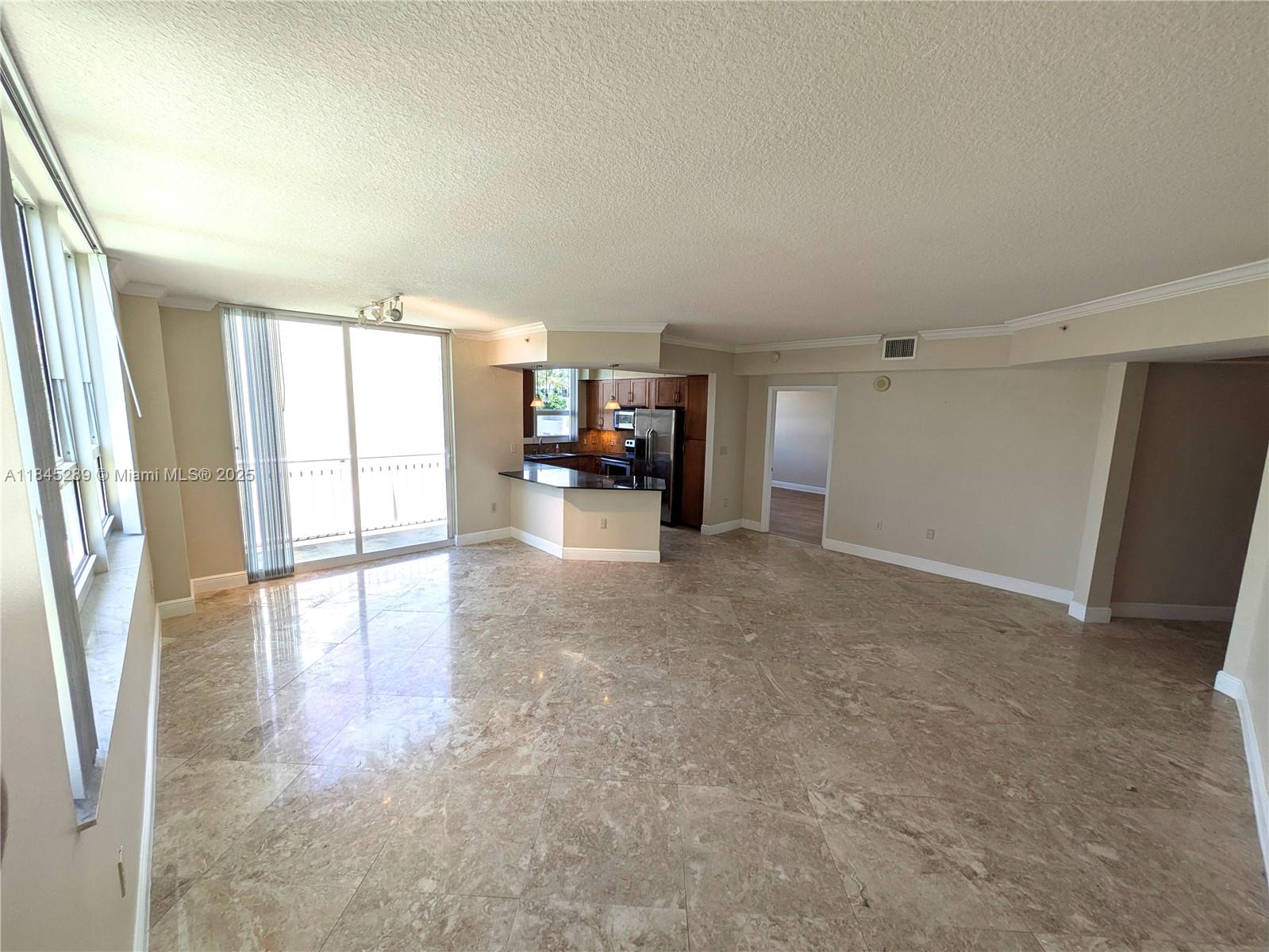 2000 N Bayshore Dr #627